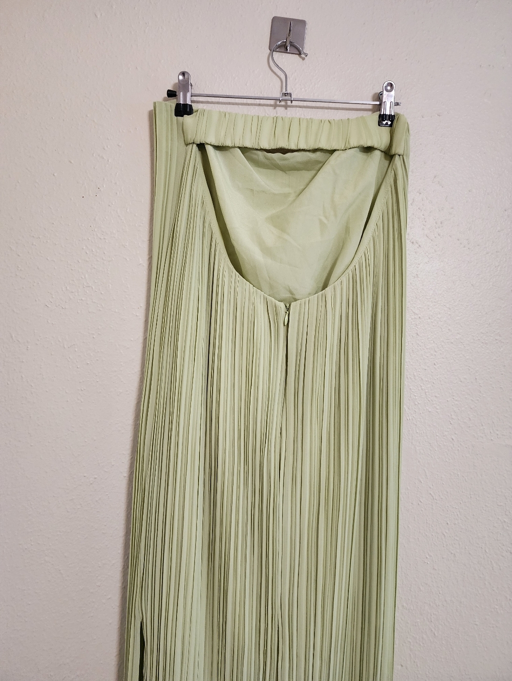 Lulus Yamuna Light Green Pleated Strapless Maxi Dress XS Wedding Party Formal - Picture 9 of 10